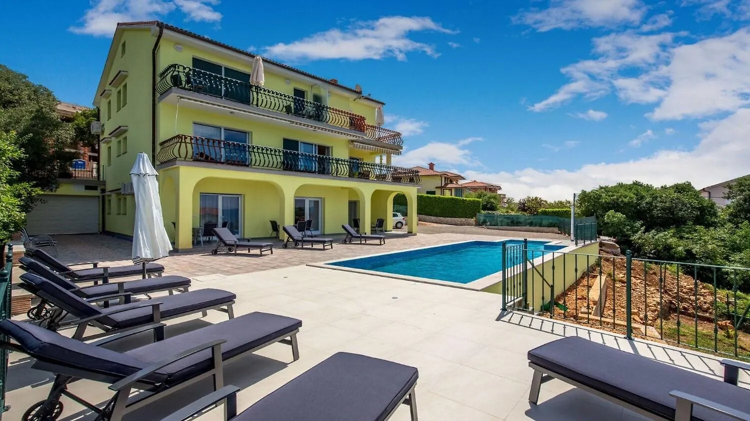 Apartmani Kostrena - With Pool Apartment